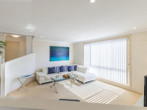 Sea Breeze, 1,23 Stubby St Nelson Bay - Pet Friendly duplex with boat parking, air con and wi-fi, Nelson Bay